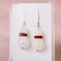 Náušnice Krištáľ, 1 malá gulička pukaný Krištáľ, 1 veľká gulička pukaný Krištáľ, doplnené červeným zirkónovým pásikom, striebro 