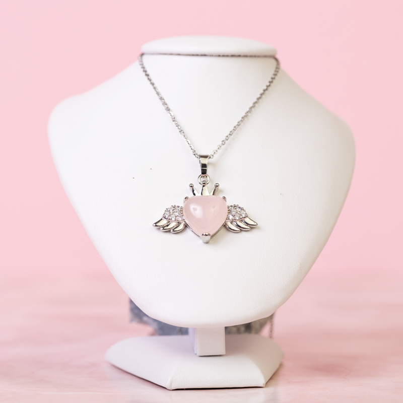 Anjelský Amulet srdiečko z Ruženínu s anjelskými krídlami